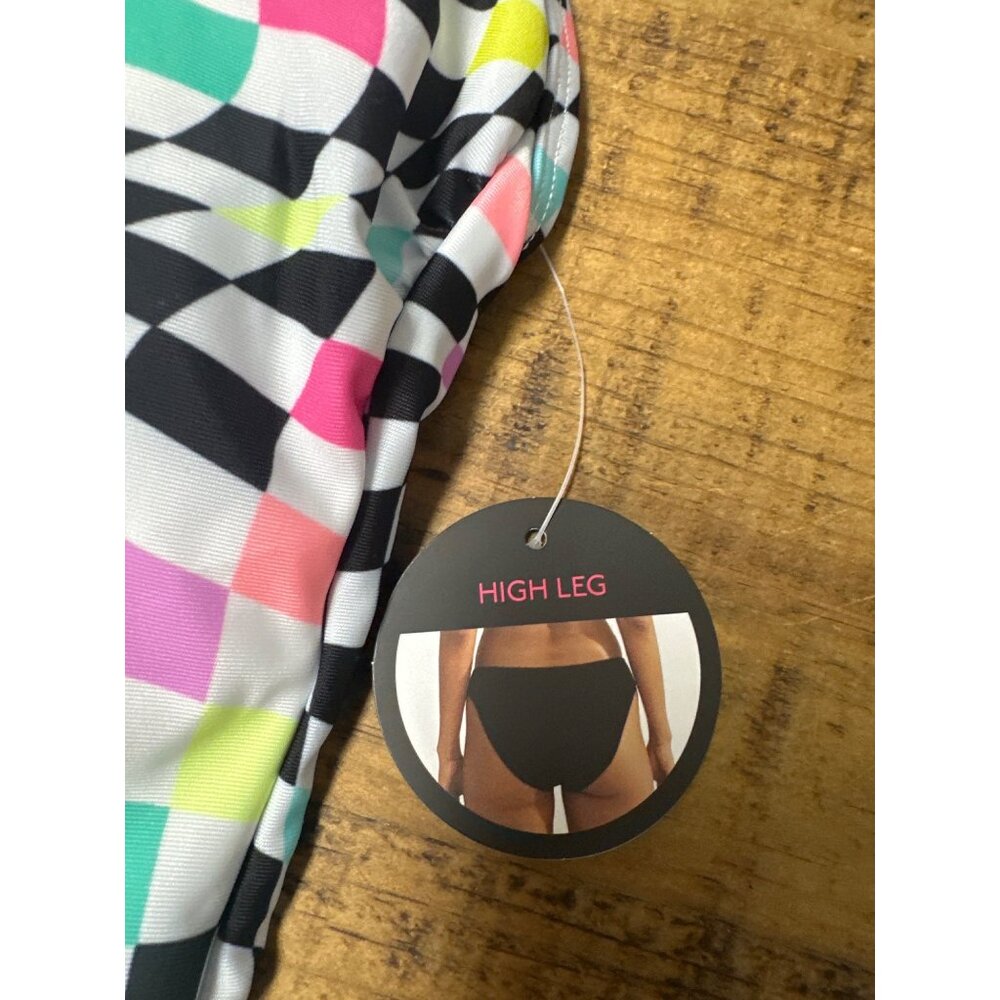 No boundaries size small 3-5 new one piece bathing suit. Adjustable straps padde - Picture 5 of 7